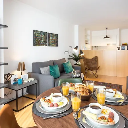 Sweet United Nations Apartment Lisbon